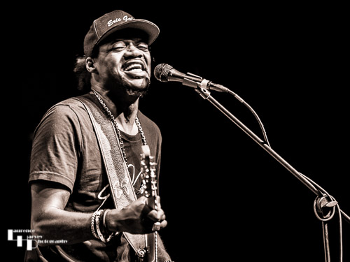 Eric Gales on vocals & guitar