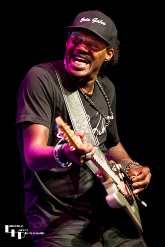Eric Gales on vocals & guitar