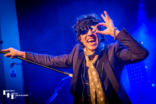 Gary Cherone on vocals