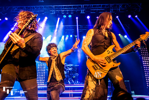 Gary Cherone on vocals, Nuno Bettencourt on guitar & Pat Badger on bass