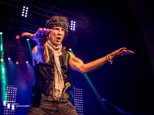 Gary Cherone on vocals