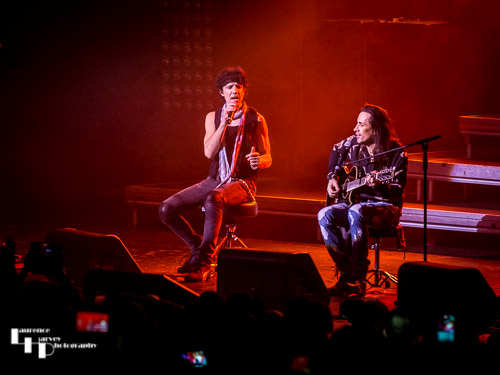 Gary Cherone on vocals & Nuno Bettencourt on guitar