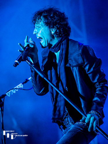 Extreme: Gary Cherone on vocals
