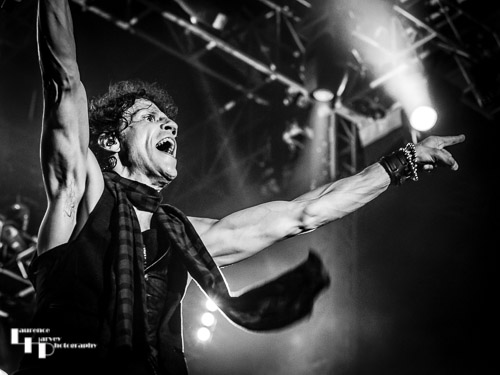Extreme: Gary Cherone on vocals