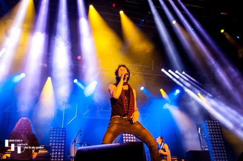 Extreme: Gary Cherone on vocals