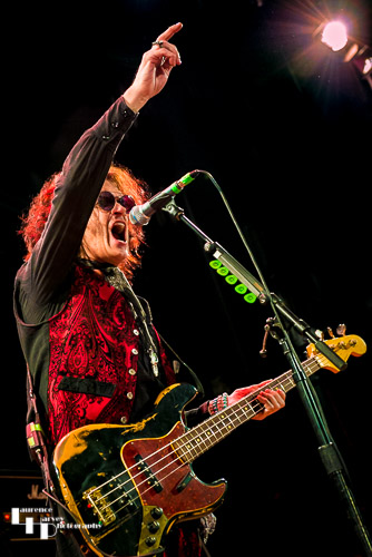 Glenn Hughes on vocals & bass
