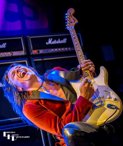 Søren Andersen on guitar