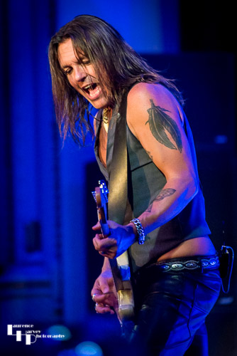 Søren Andersen on guitar