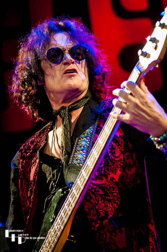 Glenn Hughes on vocals & bass