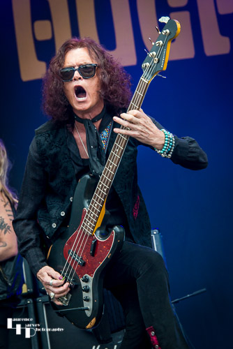 Glenn Hughes on vocals & bass