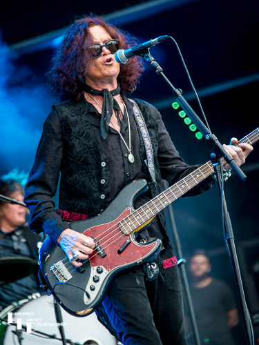 Glenn Hughes on vocals & bass