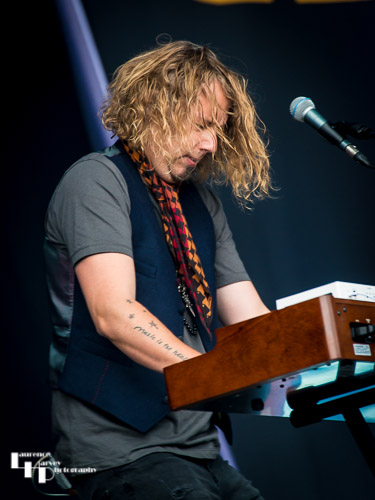 Jay Boe on keys