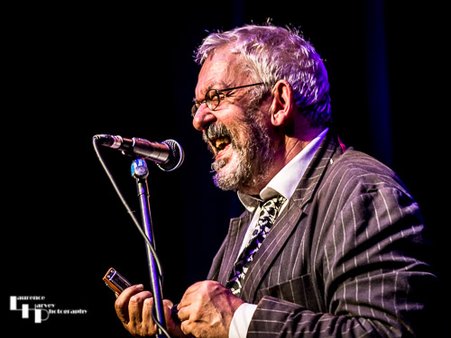 Giles Hedley on vocals & harmonica