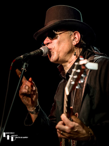 Russell 'Hitman' Alexander on vocals & guitar