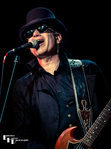 Russell 'Hitman' Alexander on vocals & guitar