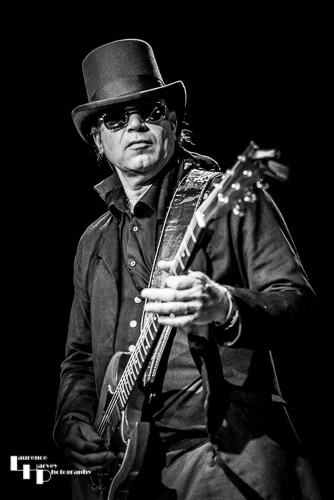 Russell 'Hitman' Alexander on vocals & guitar