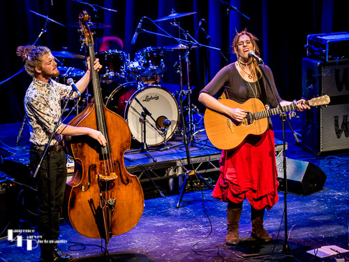 Hollie Rogers on vocals & guitar, Tom Holder on double bass