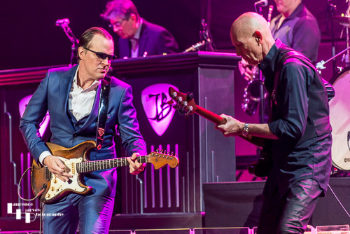 Joe Bonamassa on guitar & vocals, Michael Rhodes on bass