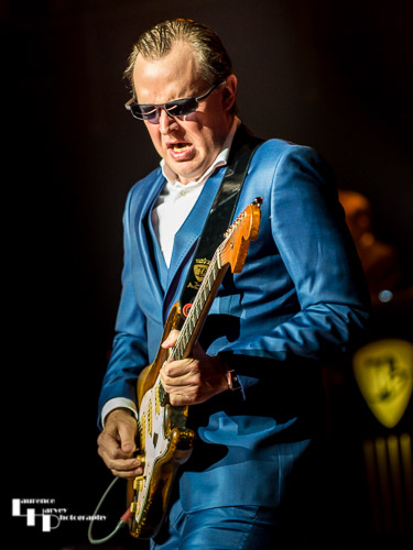 Joe Bonamassa on guitar & vocals