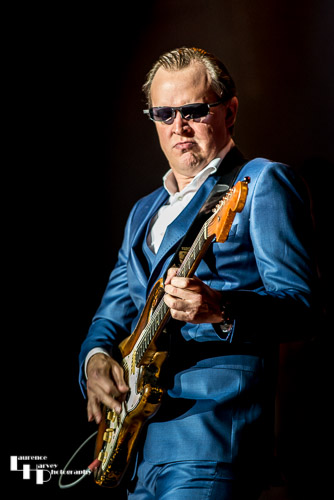 Joe Bonamassa on guitar & vocals