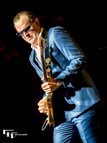 Joe Bonamassa on guitar & vocals