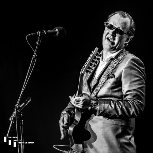 Joe Bonamassa on guitar & vocals