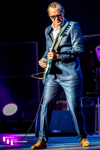 Joe Bonamassa on guitar & vocals