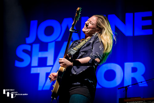 Joanne Shaw Taylor on vocals & guitar