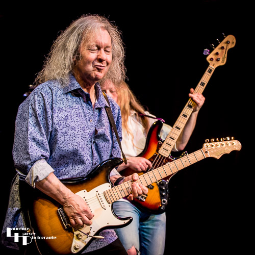 John Verity on vocals & guitar
