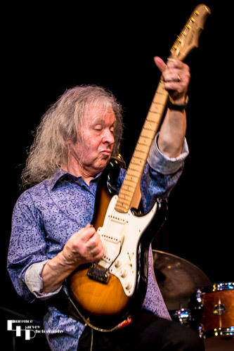 John Verity on vocals & guitar