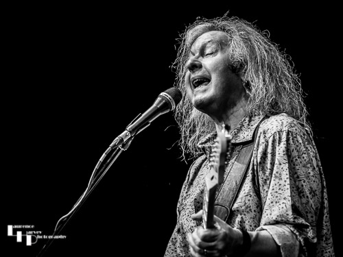 John Verity on vocals & guitar