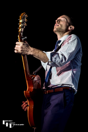 JW Jones on vocals & guitar