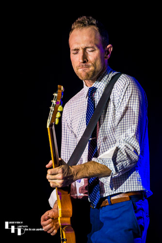 JW Jones on vocals & guitar