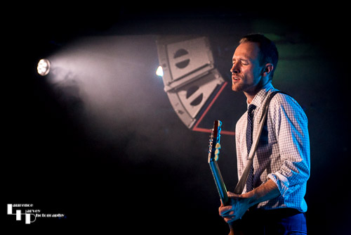 JW Jones on vocals & guitar
