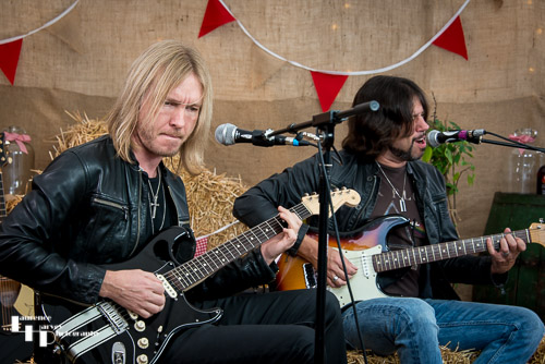 Kenny Wayne Shepherd & Noah Hunt. Semi-acoustic set in press area
