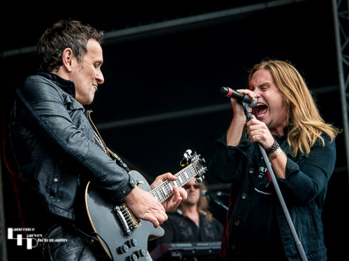 Last In Line: Andrew Freeman on vocals & 
Vivian Campbell on guitar
