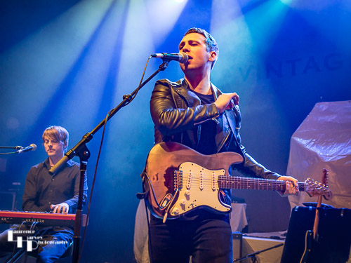 Laurence Jones on guitar & vocals