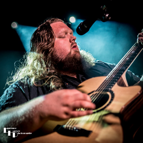 Matt Andersen on vocals & guitar
