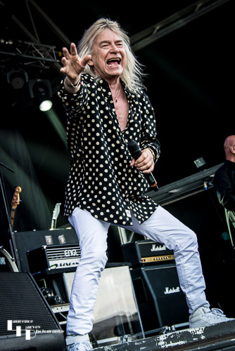 Magnum: Bob Catley on vocals