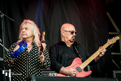 Magnum: Bob Catley on vocals & Tony Clarkin on guitar