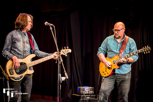 Simon Gilroy on bass & Phil Hainey on guitar