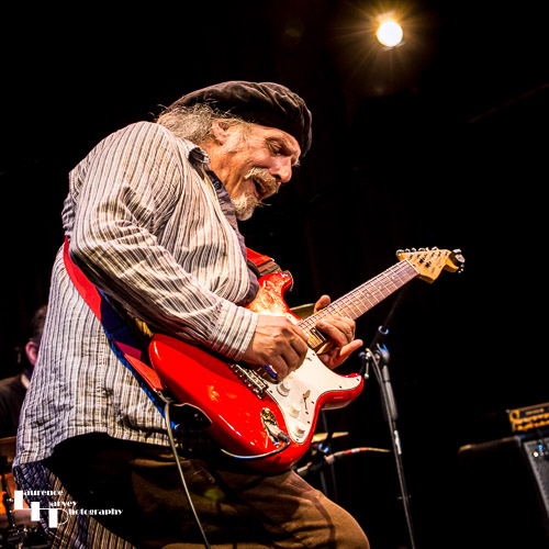 Mick Pini on guitar & vocals