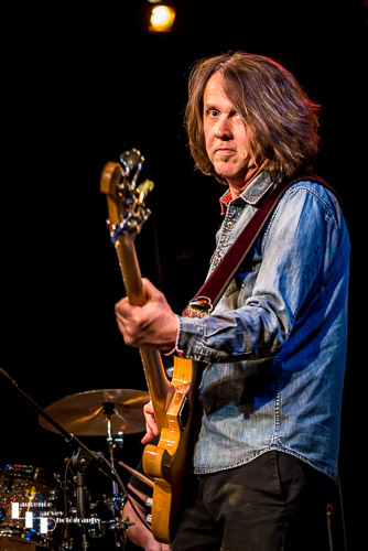 Simon Gilroy on bass & vocals