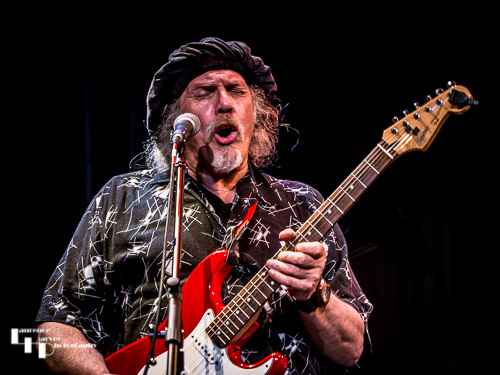 Mick Pini on guitar & vocals