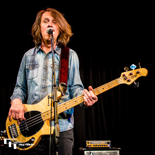 Simon Gilroy on bass & vocals