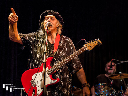Mick Pini on guitar & vocals