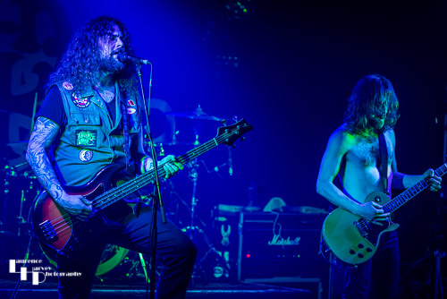 Jon Harvey on vocals & bass & Jeremy Widerman on guitar