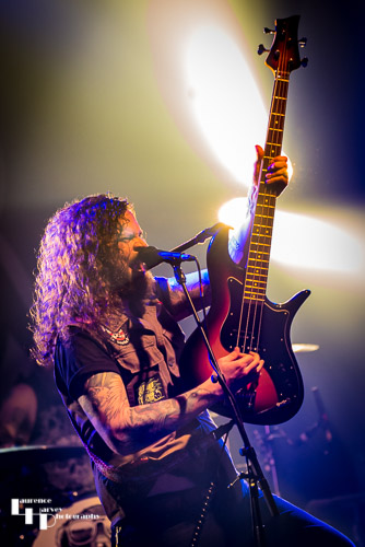 Jon Harvey on vocals & bass