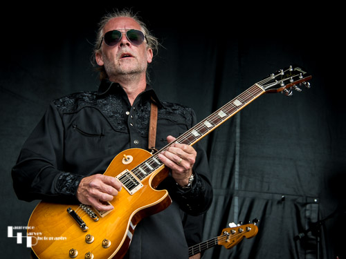 The Nile Deltas: Tom Lord on guitar