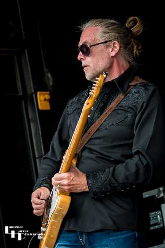 The Nile Deltas: Tom Lord on guitar